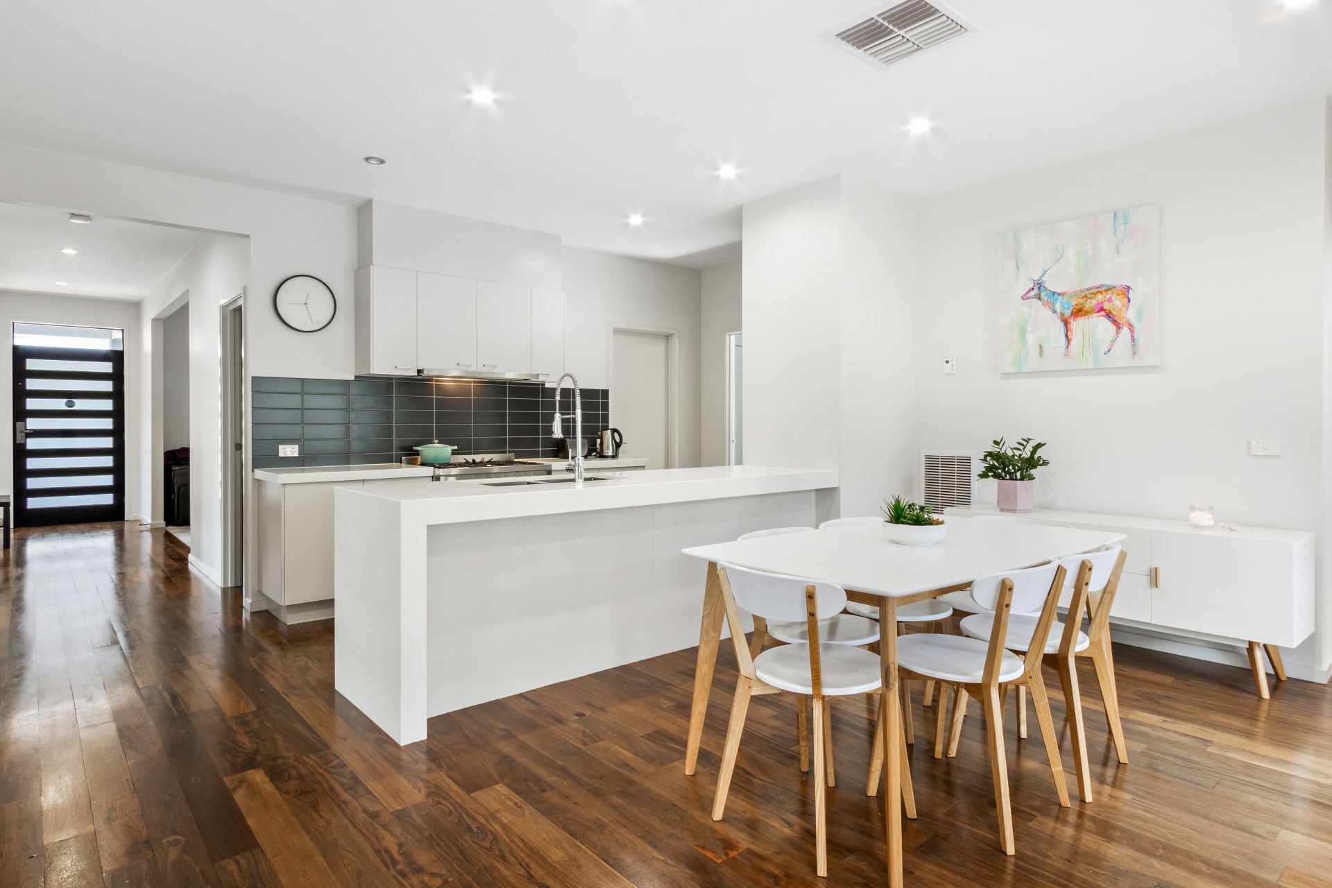 WHEN SIZE, STYLE & LOCATION REALLY MATTER & FULLY FURNISHED