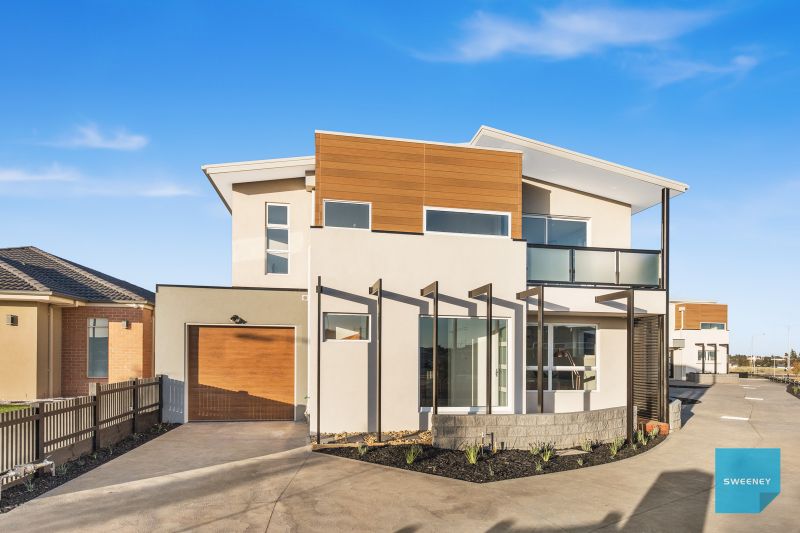 1/17 Lockwood Court, Fraser Rise - Thumbnail 2