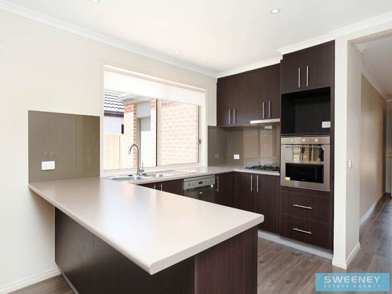 40 Gisborne Way, Caroline Springs - Thumbnail 7