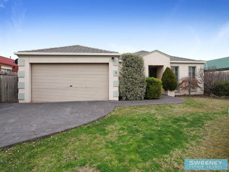 9 Elliott Court, Burnside - Thumbnail 3