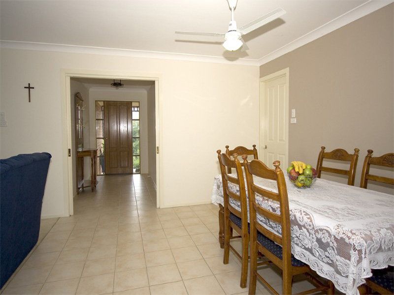 34 Rossarden Street, Fisher - Thumbnail 4