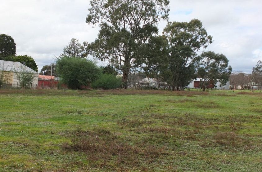 Real Estate For Sale C/A 2/ Ryans Street Redbank , VIC