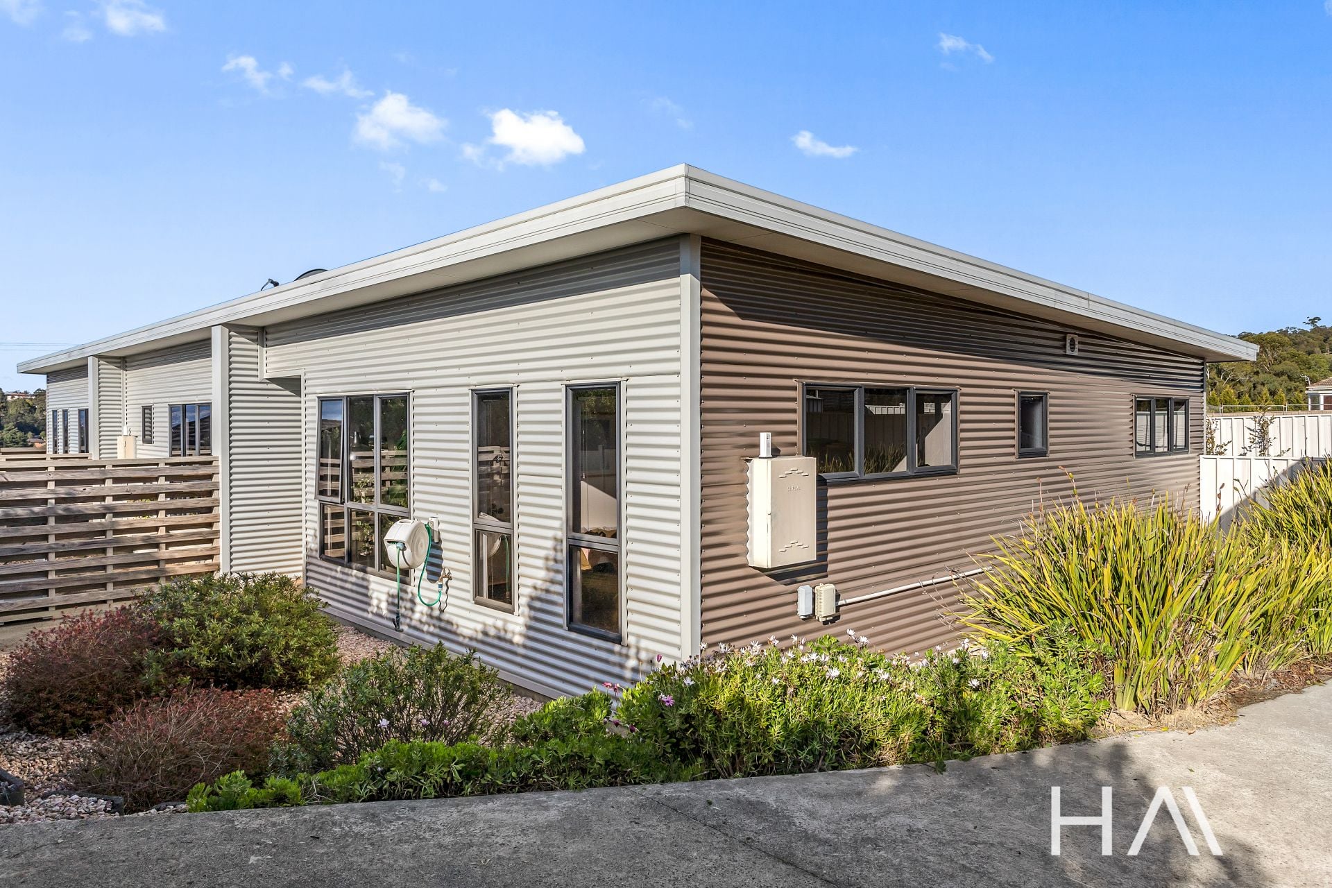 3/3 Phoebe Court Riverside, Riverside - Thumbnail 2