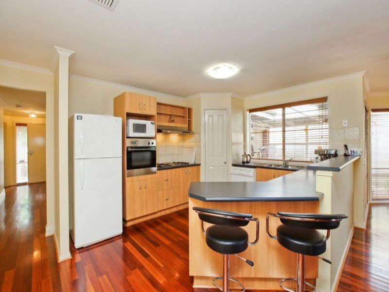 28 Ranmore Grove, Caroline Springs - Thumbnail 3