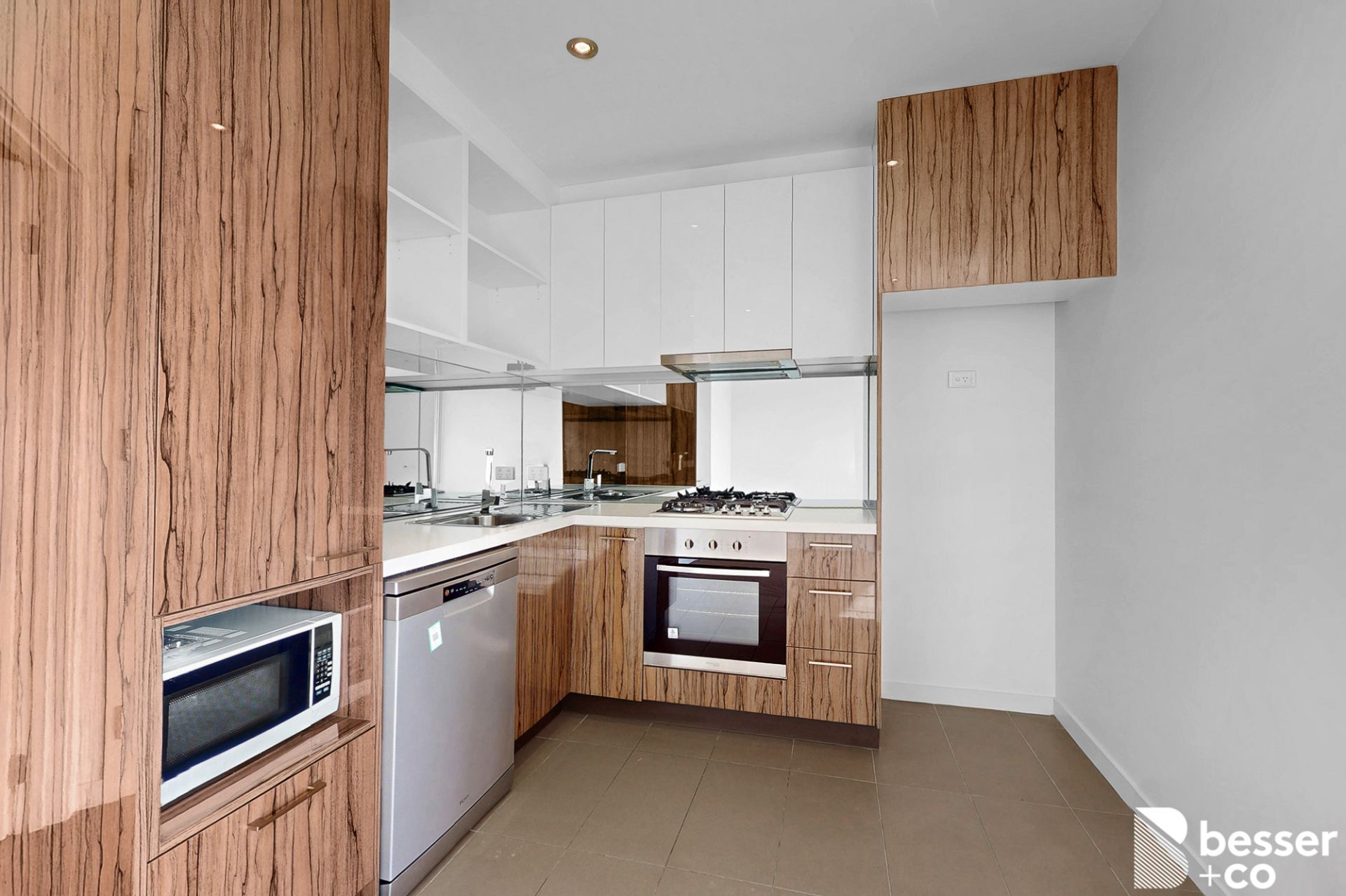 502/20 Garden Street, South Yarra - Thumbnail 3