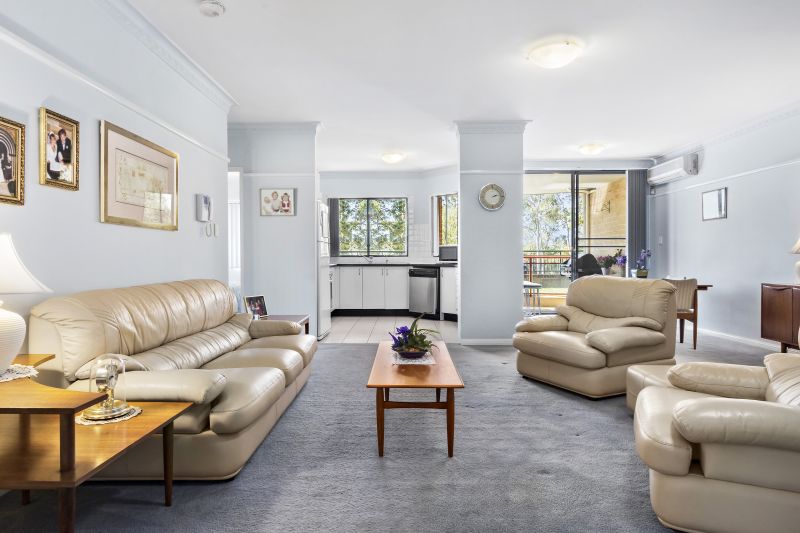 Real Estate For Sale 2/1 Cheriton Avenue Castle Hill , NSW