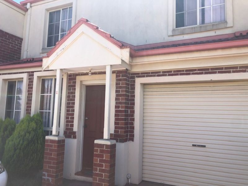 2/11 Kenilworth Street, Reservoir