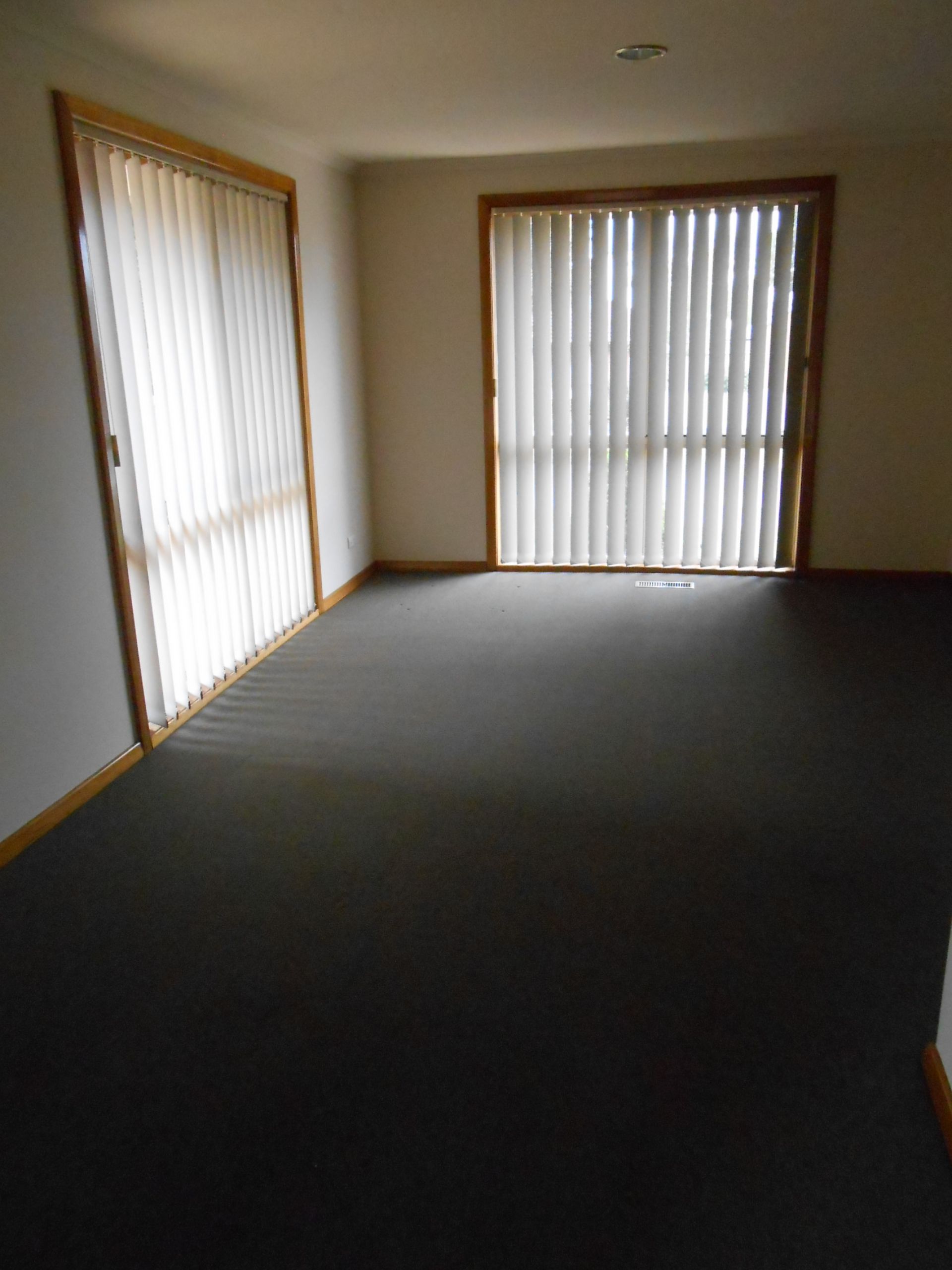 Home Unit, No Maintenance!