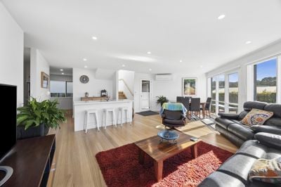 2/7 William Street, Lorne, VIC