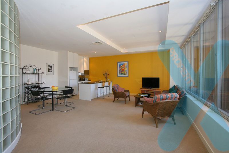 Massive 2 Bedroom 2 Bathroom AND 2 CARPARK Apartment!