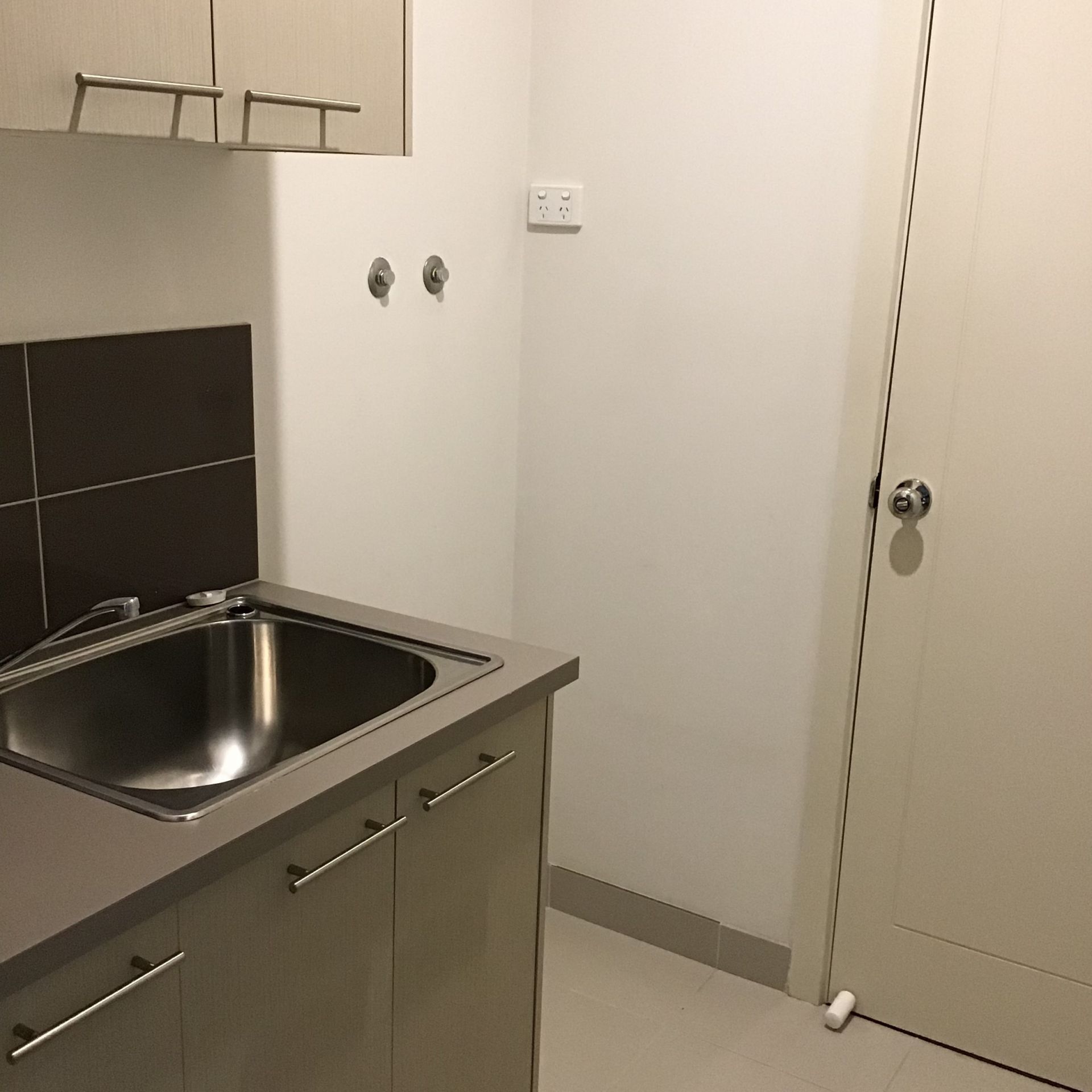 Modern and Bright Unit at Rear of Quiet Block