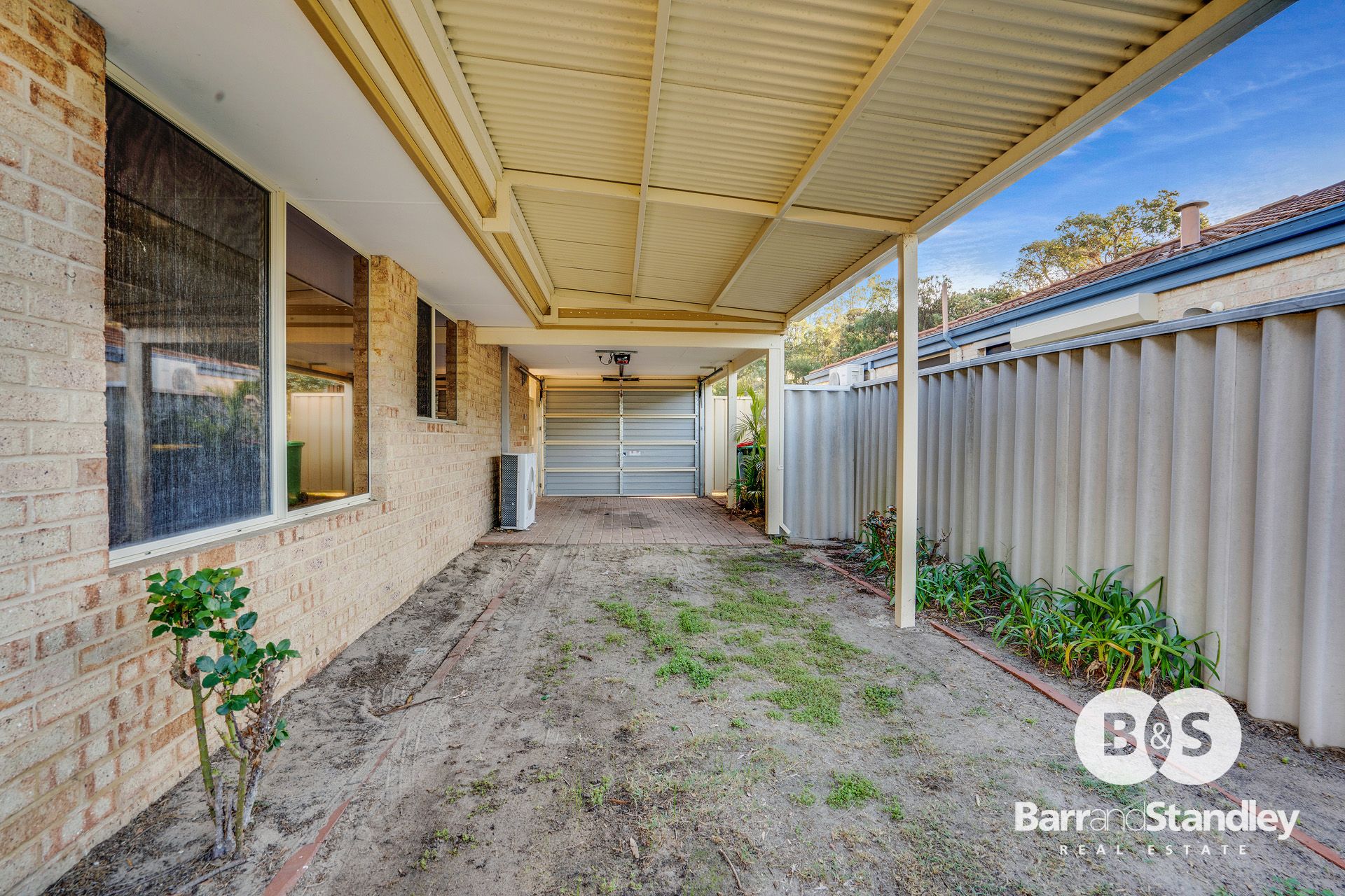 64 Winthrop Avenue College Grove , WA