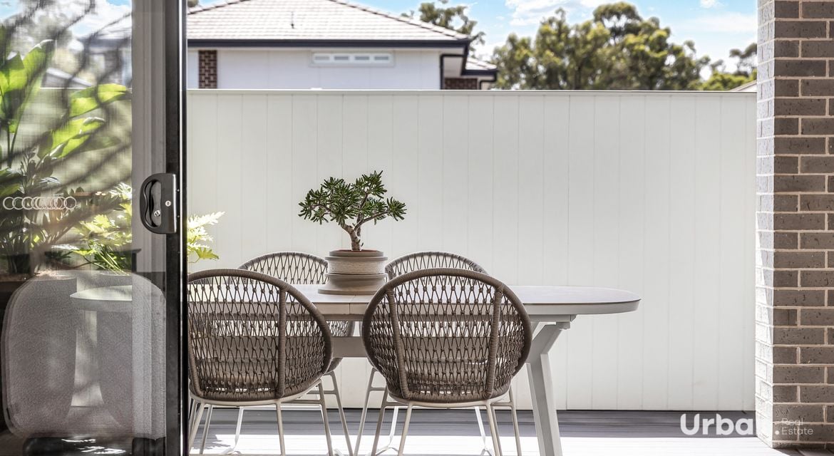 Colebee 6 Majors Avenue