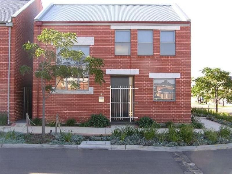 9 Fetcham Lane, Caroline Springs - Thumbnail 2