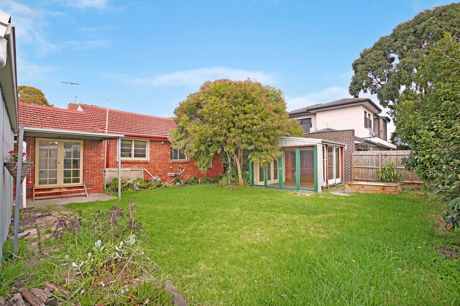 Ready to call home - Walk to everything! LOCATION LOCATION LOCATION