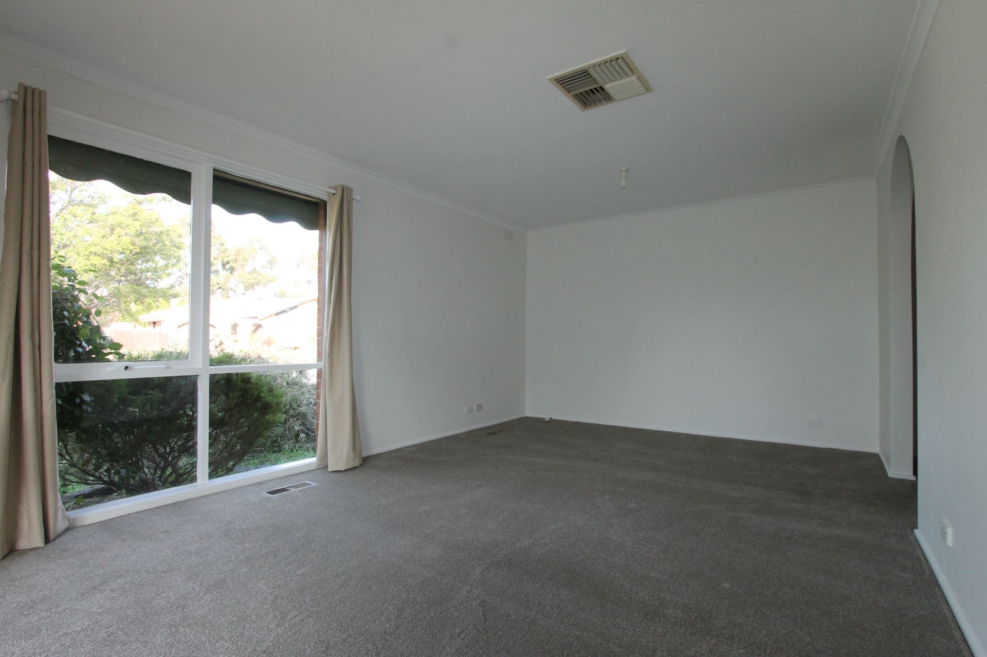 MUST SEE FAMILY HOME!!