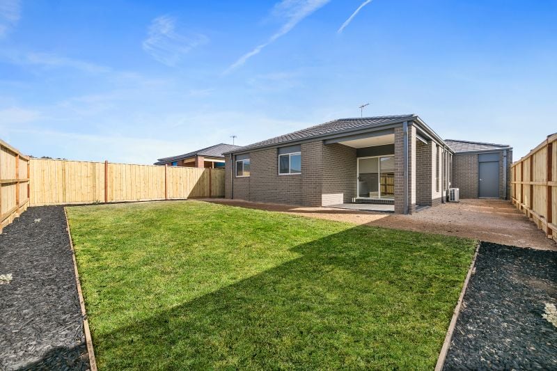 17 Graded Street, Manor Lakes