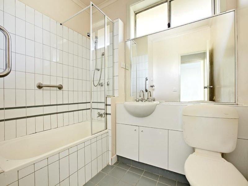 SPACIOUS APARTMENT IN A PERFECT LOCATION!