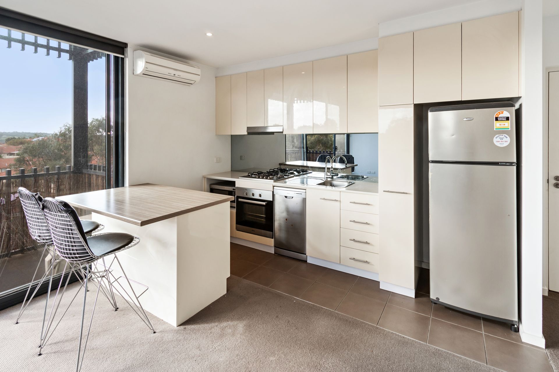 Ideal One Bedroom with Views