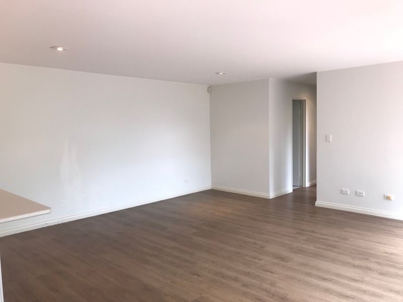 Level Flat/10 Pearson Avenue, Gordon