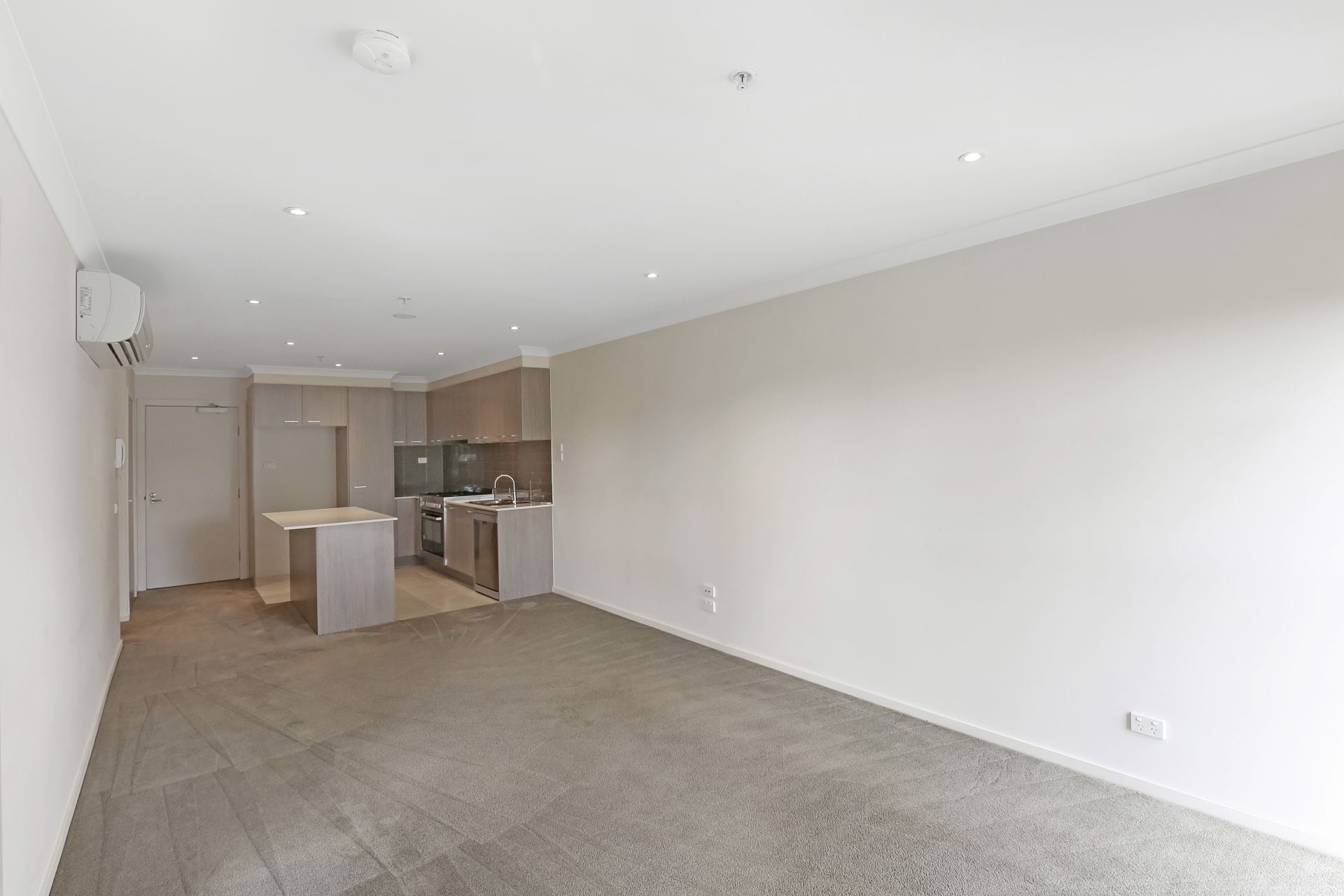 Immaculately Presented Apartment!