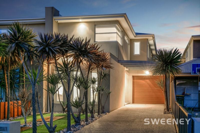 16 Delphin Avenue, Altona North - Thumbnail 2