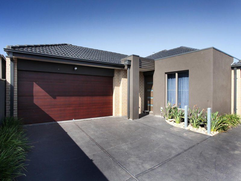 3/16 Tantallon Crescent, Derrimut - Thumbnail 2