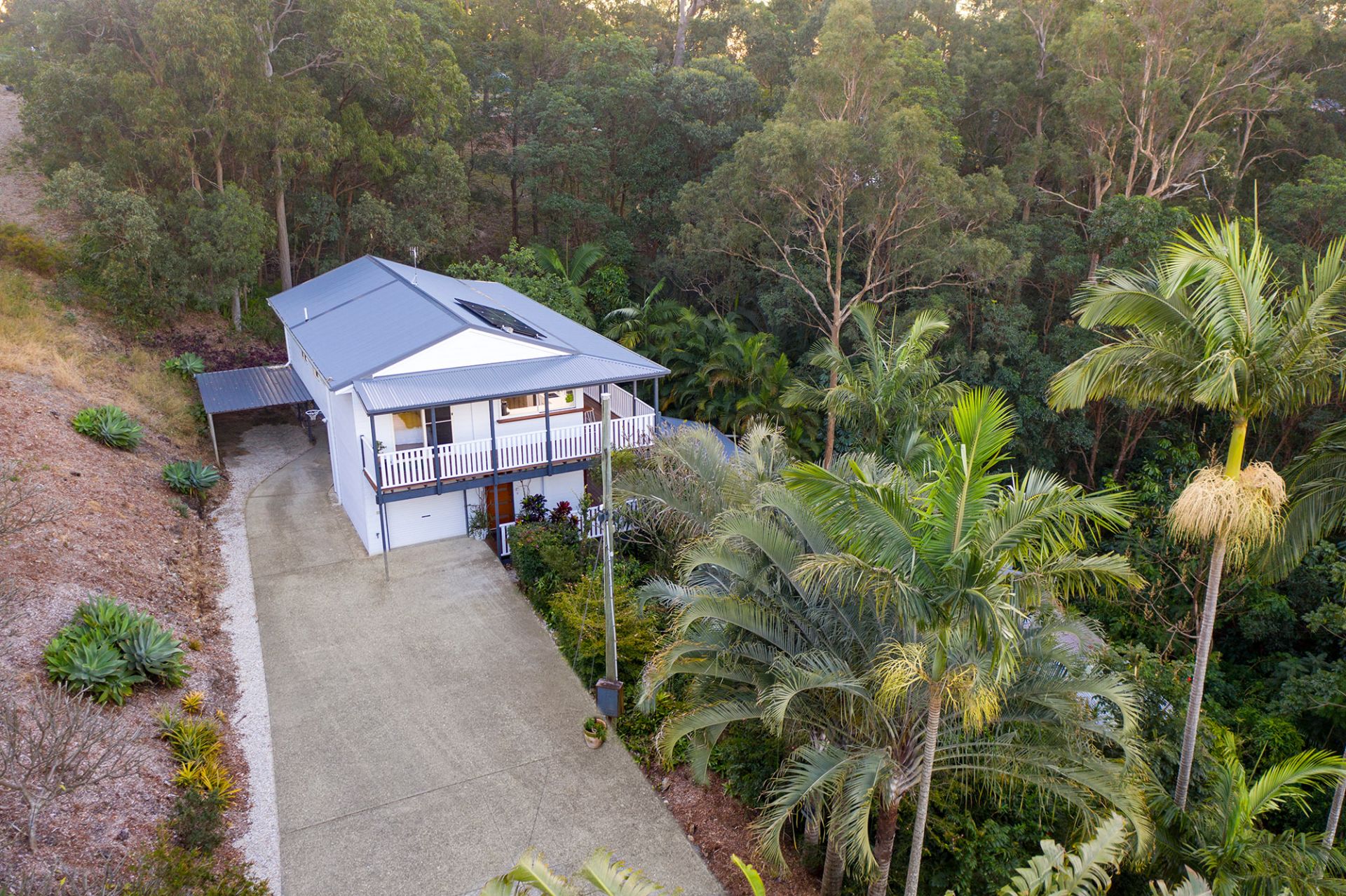 42 Castle Hill Drive, Gaven - Thumbnail 2