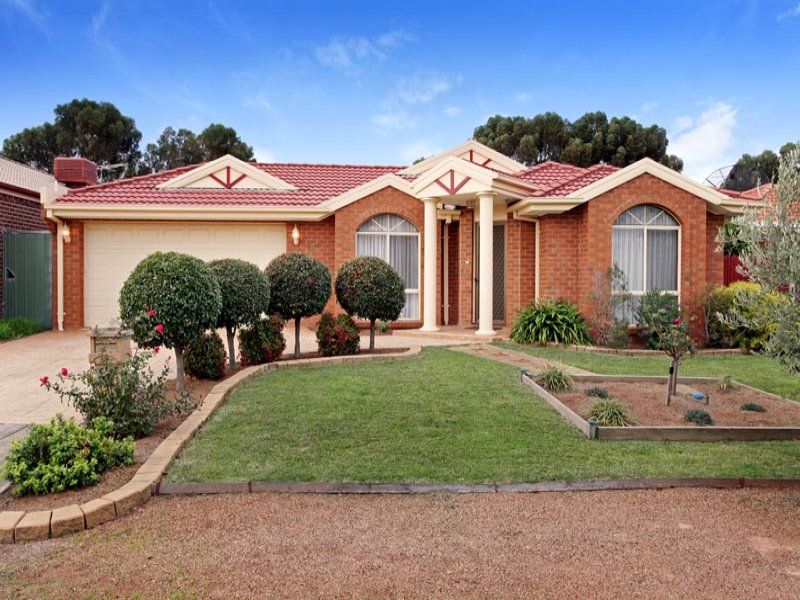 23 Waranga Way, Taylors Hill - Thumbnail 2