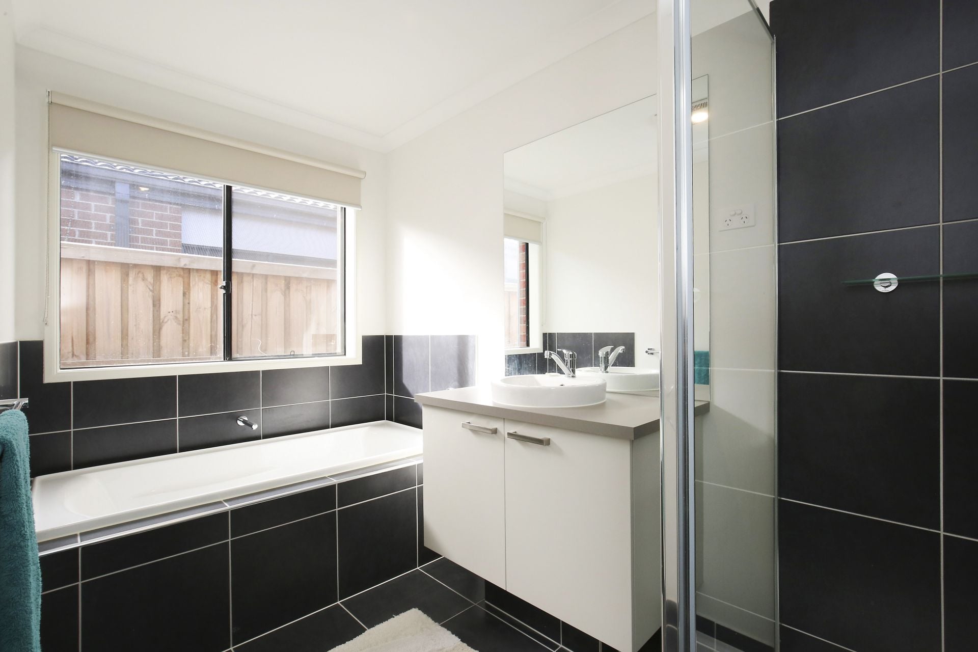 SPACIOUS IN A CENTRAL LOCATION OF MERRIFIELD ESTATE