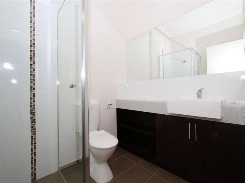 1 Bedroom Unit Plus Study!