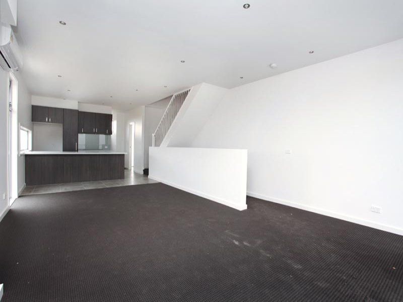 5/25 Boathouse Drive, Caroline Springs - Thumbnail 5