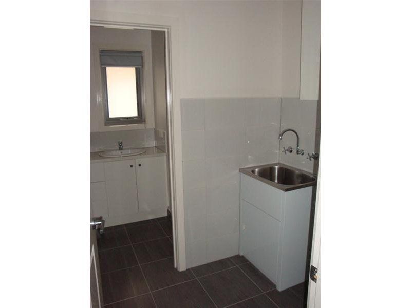 Luxury Living On Leamington!