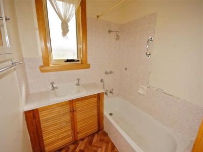 3
 
 
 
  
 
 
 1
 
 
 
  
 
 
 2
 
 
 
 
 
 
 
 9 Raymond Avenue, DEVONPORT TAS 7310, Devonport - Thumbnail 7