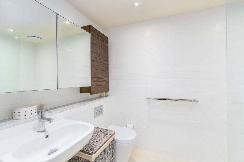 SOLD - Sophisticated Apartment, Village Lifestyle and Fabulously Furnished