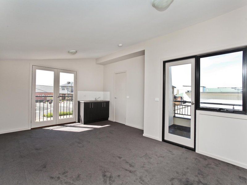 7 College Street, Caroline Springs - Thumbnail 8