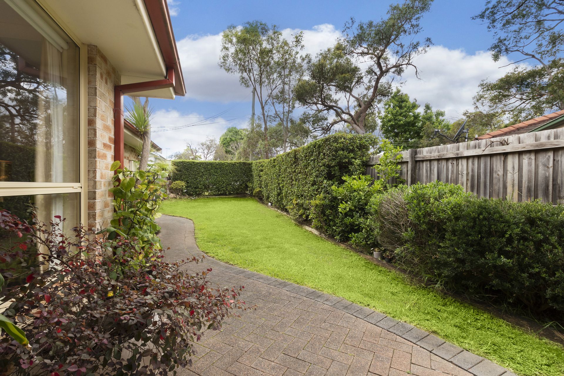 Real Estate For Lease 2/2 Flanders Avenue Mount Kuringgai , NSW