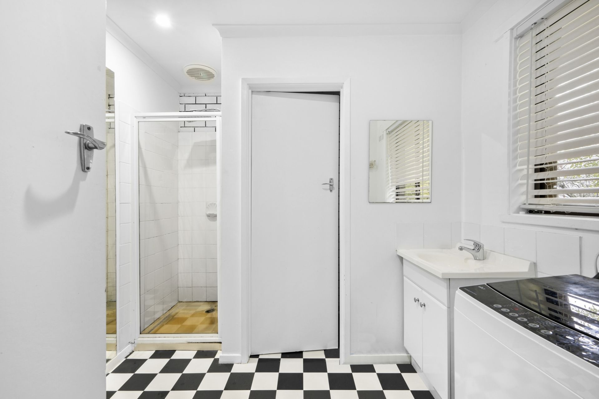 2/619 Neill Street, Soldiers Hill, Soldiers Hill - Thumbnail 2