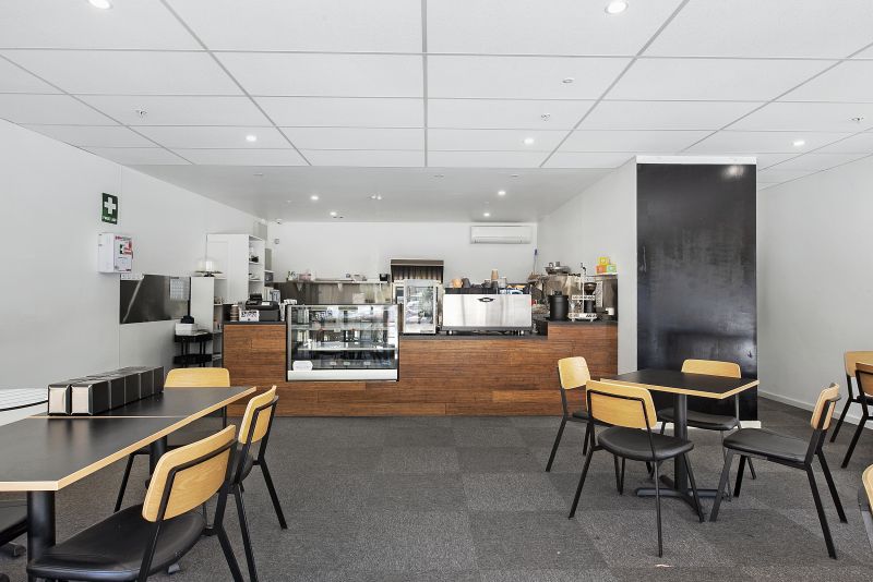 8A Gheringhap Street, Geelong