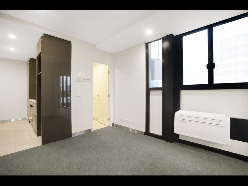 702/33 Clarke Street, Southbank - Thumbnail 8