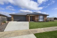 38 Eastern View Drive, Eastwood VIC