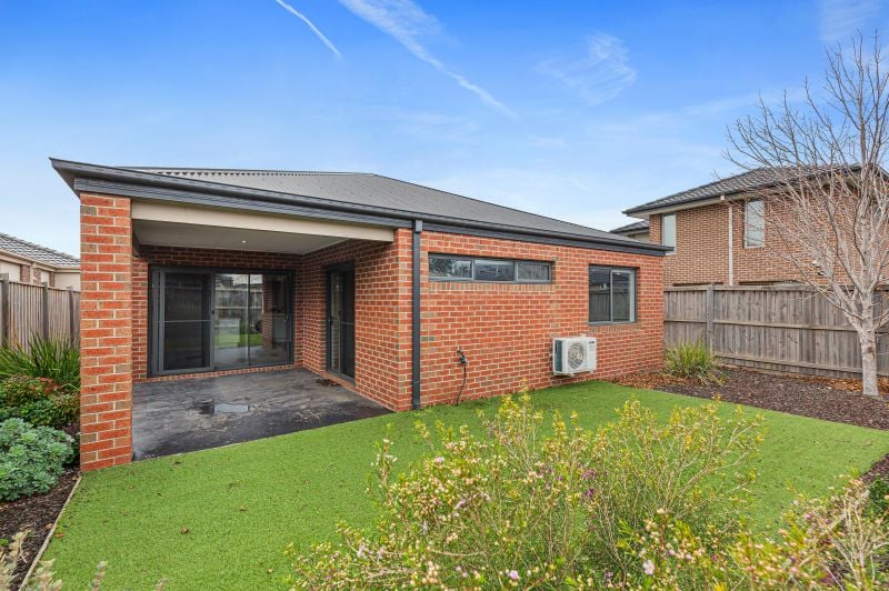 32 Knight Avenue, Point Cook