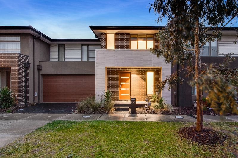 26a Selandra Boulevard, Clyde North VIC