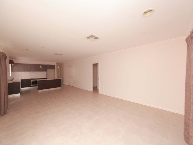 14 Kinkora Crescent SOUTH MORANG, South Morang - Thumbnail 5