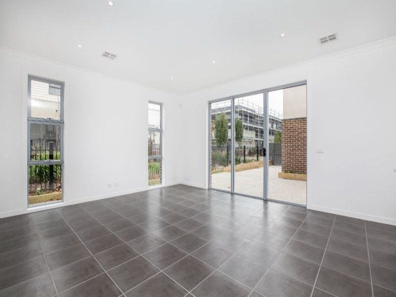33 The Esplanade, Caroline Springs - Thumbnail 6
