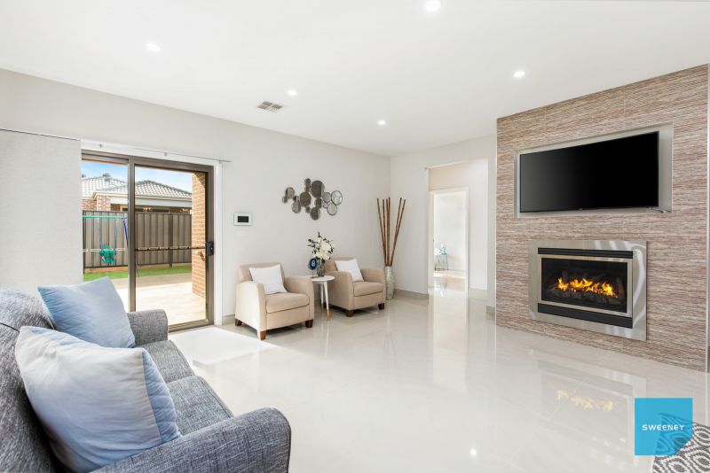 16 Caro Way, Fraser Rise - Thumbnail 7