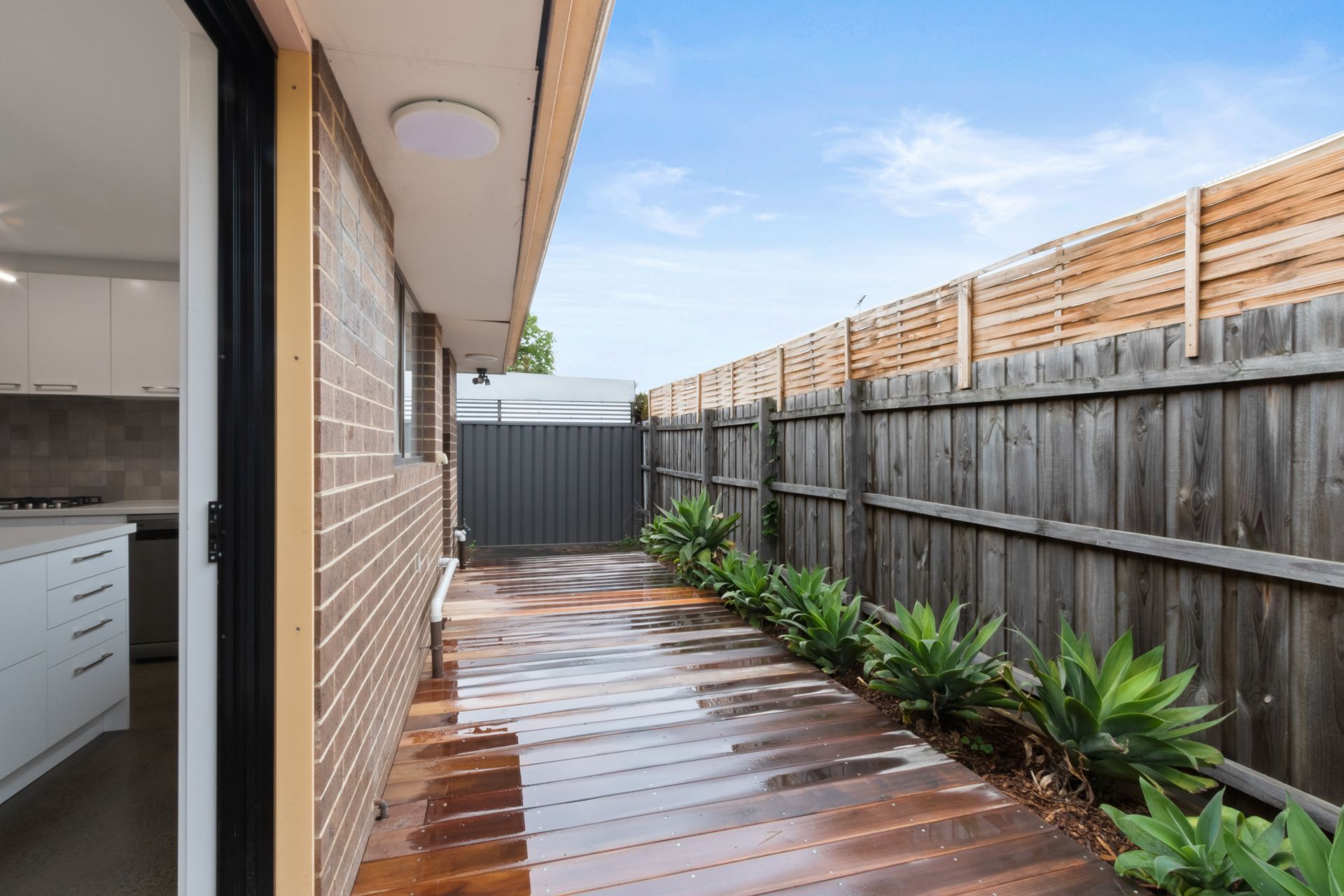 Stunning Unit in Prime Location