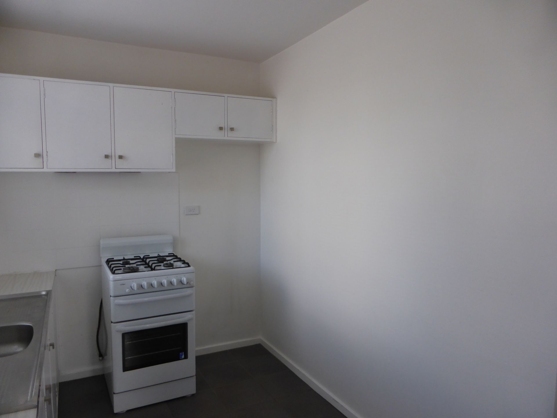 Bright & Modern In Prime Location