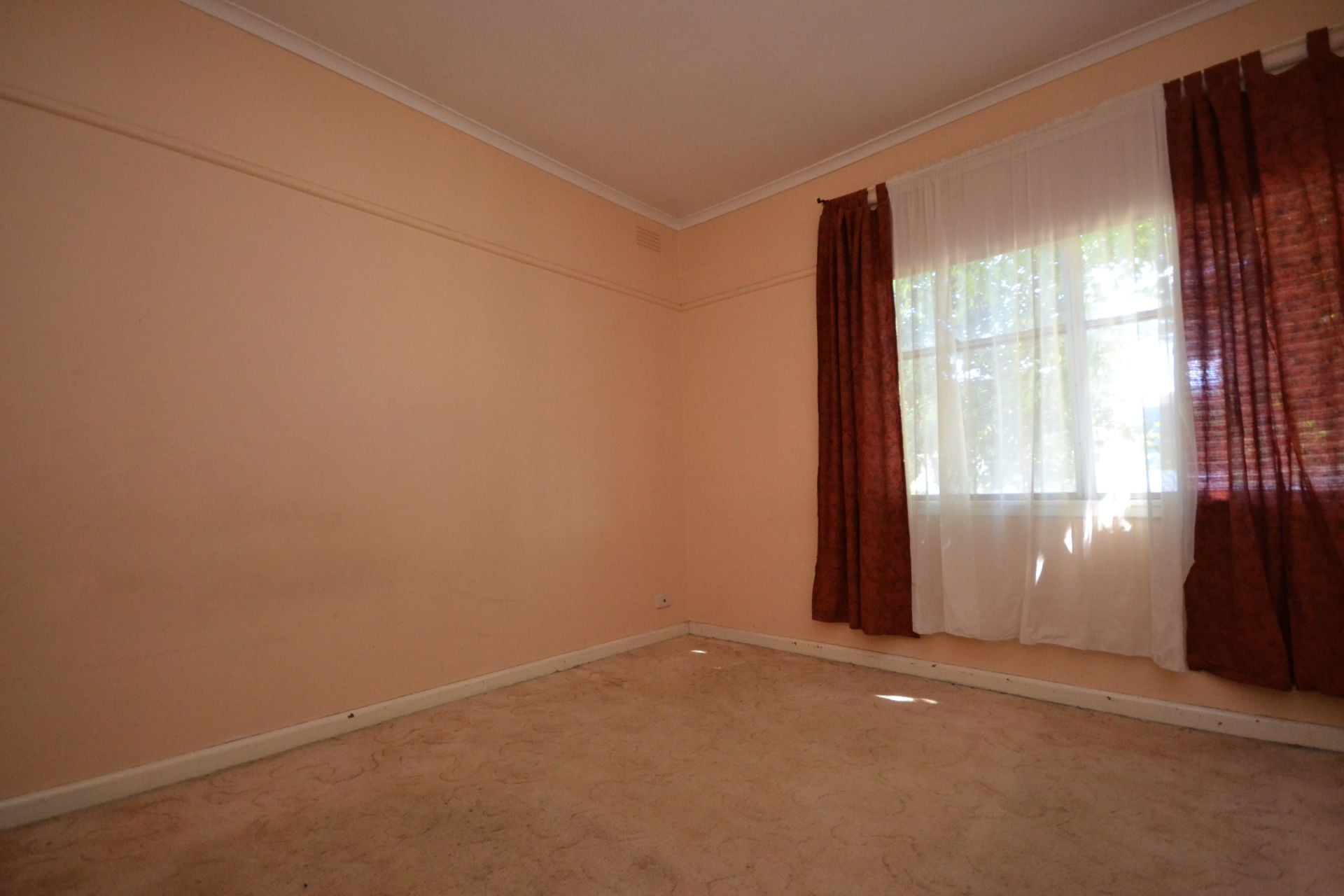 CLOSE TO ALL AMENITIES!