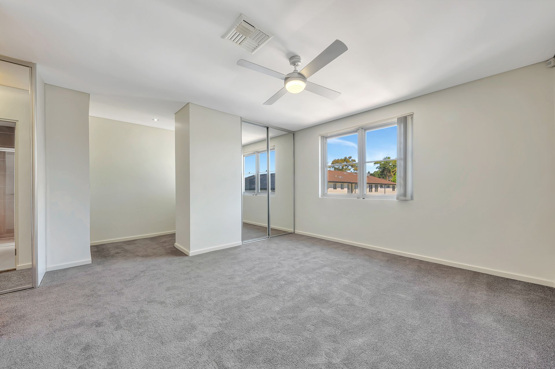 Real Estate For Lease 8/28 Susan Parade Castle Hill , NSW